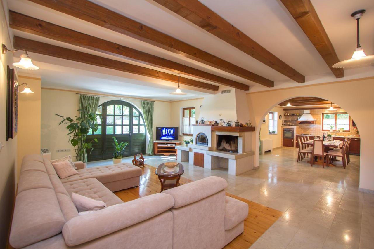 Tinjan Villa Kringa מראה חיצוני תמונה